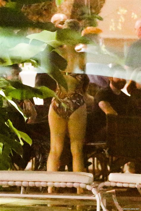 Katy Perry Caught By Paparazzi In Sexy Swimsuit At The