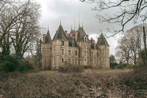 Le château éteint Vieilles maisons abandonnées Château Châteaux