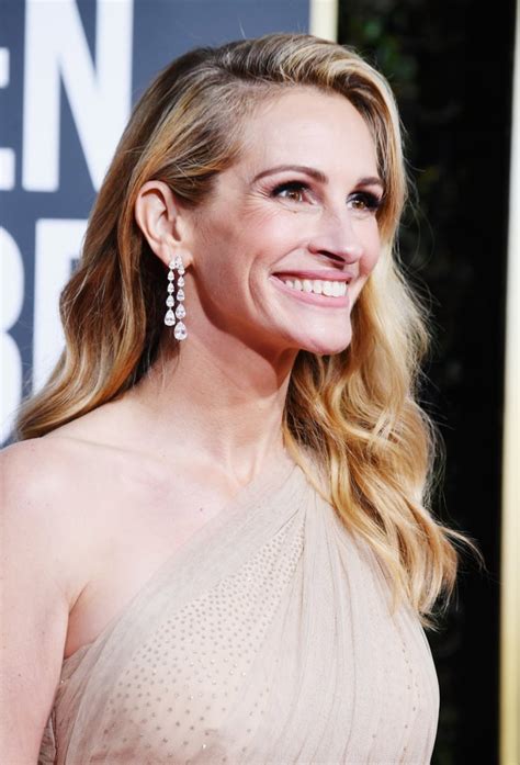 Julia Roberts With Blond Hair In 2019 Julia Robertss Natural Hair