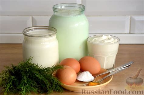 Рецепт Домашний сыр из молока и сметаны с зеленью на
