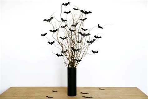 19 Simple And Cheap Diy Halloween Decorations For 2023 Juelzjohn