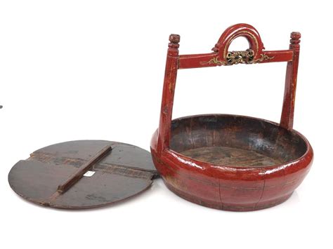 Known for their peaceful environments and intimate atmospheres. Lot - Ching Dynasty Chinese Style Food Basket