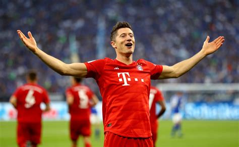 Check out his latest detailed stats including goals, assists, strengths & weaknesses and match ratings. Robert Lewandowski extends contract with Bayern Munich