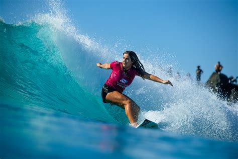 California Teen Caroline Marks Earns 100k For Surfing Win