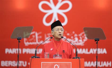 Perjuangan kita marilah kita bangun berjuang bersatu untuk malaysia. PPBM voices unanimous support for Tun Mahathir at first ...