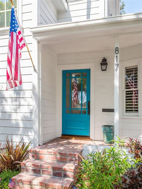 Our color expert offers 17 energizing front door paint color ideas to refresh your entrance. Turquoise Door Ideas, Pictures, Remodel and Decor