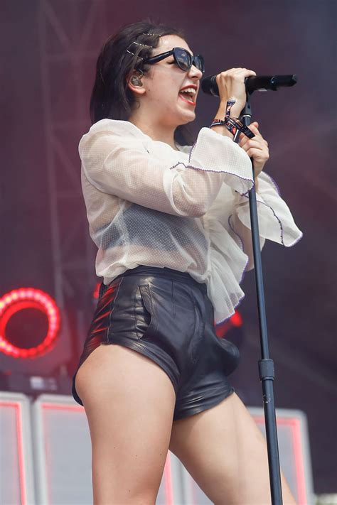 Charli Xcx Performance At Lollapalooza In Chicago Gotceleb