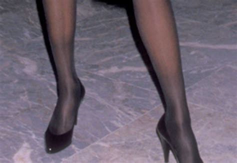 Celebrity Legs And Feet In Tights Carly Simon`s Legs And Feet In Tights 2