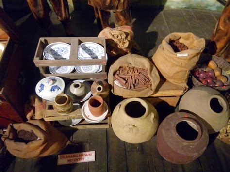 Check 'zaman keemasan cina' translations into english. Duniaku Disini: Kegemilangan Perdagangan di Melaka