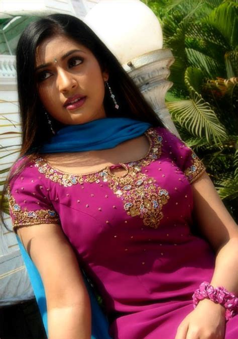 Southindian Actress Gallery Navya Nair Old Photoshoot Stills