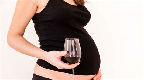 New Study Finds 1 In 9 Women Reported Drinking Alcohol While Pregnant