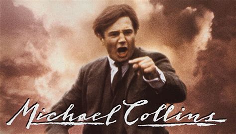 Michael collins paints a heroic picture of the irish republican army's inspired strategist and military leader, who fought the british empire to a standstill and invented the techniques of urban guerrilla warfare that shaped revolutionary struggles all over the world. Michael Collins, trama e cast del film con Liam Neeson