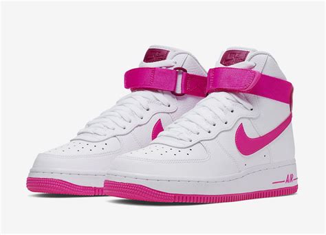 The sneaker has long since occupied the retro realm, being readily available under the nike sportswear umbrella, albeit not to the same extent as the more popular nike air force 1 low. Nike Air Force 1 High White True Berry Laser Fuchsia ...