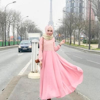 Namun, seringkali banyak wanita yang merasa bingung tentang warna apa yang cocok untuk dipadukan dengan pink atau merah muda. Padu Padan Hijab Warna Peach Ini Dijamin Bikin Kamu ...