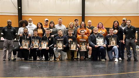16 Gray Wolves Cap Perfect Home Slate With Two Wins On Senior Night