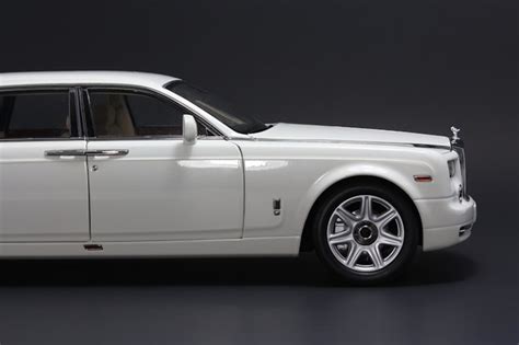 118 Kyosho Rolls Royce Phantom Extended Wheelbase Ewb English White
