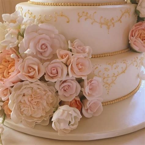 For The Love Of Cake By Garry And Ana Parzych A Vintage Custom Wedding Cake At Rosecliff Mansion