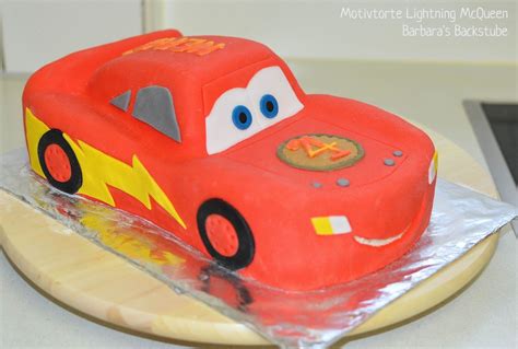 Coolest hot wheels racetrack birthday cake. Lightning McQueen Torte (Mandelbiskuit mit Beerenfüllung ...