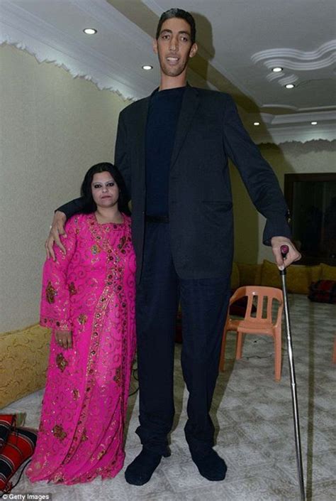 8ft 3in Worlds Tallest Man Marries 5ft 8in Woman Romance Nigeria