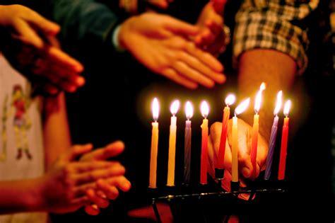 Quick And Easy Guide To Lighting The Menorah Jewishboston