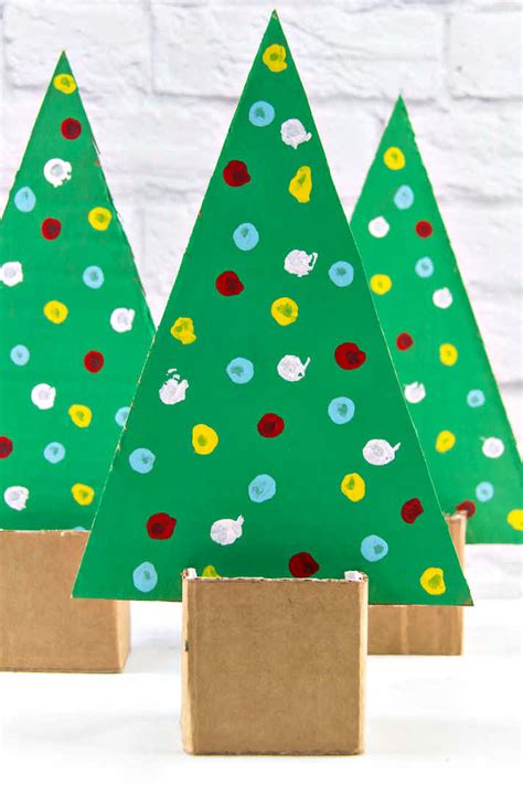 27 Best Preschool Christmas Crafts For Kids