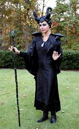 Diy ideas for costume, horns, headdress, wings, makeup, nails and hair. In a Hurry? A Quick & Cheap Maleficent Costume! | BlueGrayGal