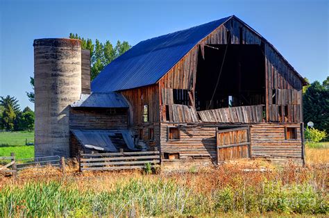 Old Barn With Concrete Grain Silo Utah Photograph By Gary Whitton