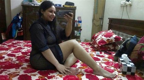 Desi Indian Chubby Wife Nude Selfydick Raising 20 Pics