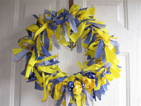 Diy How To Fabric Wreath Super Easy And Cute