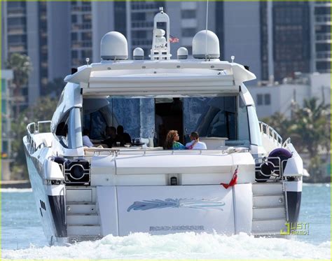 Beyonce And Jay Z Yacht Lovers Photo 2429577 Beyonce Knowles Jay Z Photos Just Jared