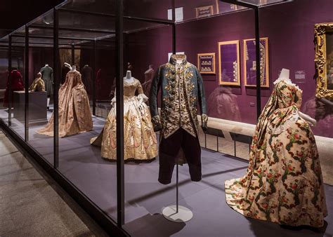 Fashion Eras From 1800 To 2000 A Timeline Of Clothing Styles Fashion Era