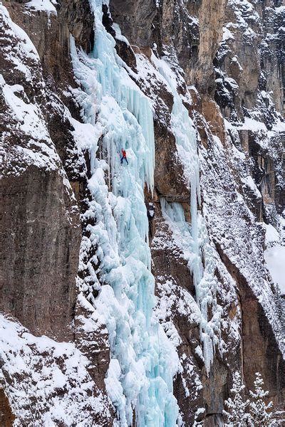 9 Frozen Waterfalls Around Colorado That Are Sure To Stun And Inspire