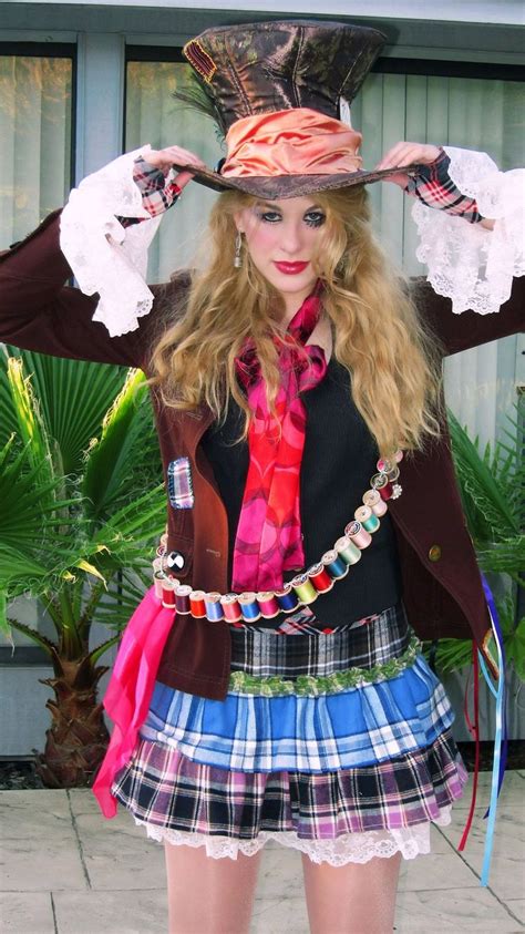 This mad hatter wig is the perfect diy accessory for your alice in wonderland themed costume. Mad Hatter - Alice in Wonderland | Mad hatter costume, Homemade costumes, Hatter