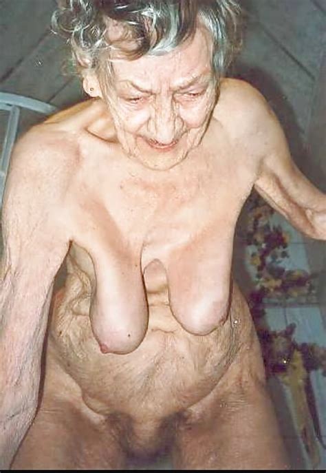 Bilder nakna äldre kvinnor Arbetsbehandling