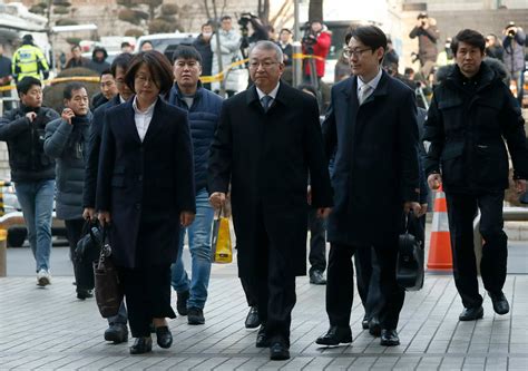 Ex Chief Justice Of South Korea Is Arrested On Case Rigging Charges The New York Times
