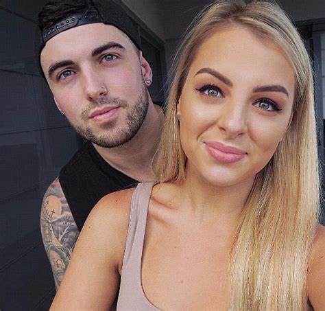 Youtuber Brittney Saunders Shares Her Advice For Getting Over A Break Up Daily Mail Online