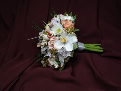 Explore our selected online non food range at tesco. 15 Fantastic Ideas of Bridal Bouquets Made of Artificial ...