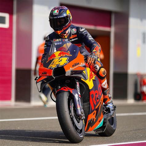 Marc marquez and rookie alex marquez unveiled the 2020 livery of the honda rc213v motogp machine in jakarta indonesia ahead of the first official after taking a record 25th manufacturers title as part of their third straight triple crown in the highest level of motorcycle racing, the repsol honda. Pol Espargaro Mendekat Untuk Repsol Honda 2021 ...