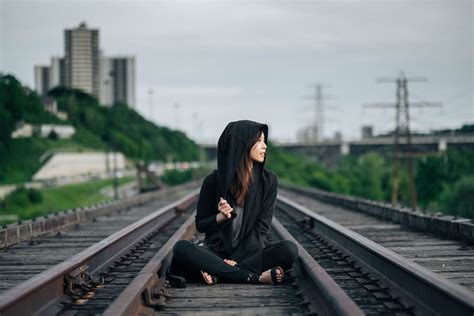 Merasa Belum Cintai Diri Sendiri, 7 Quotes Ini Akan Bikin Kamu Sadar!