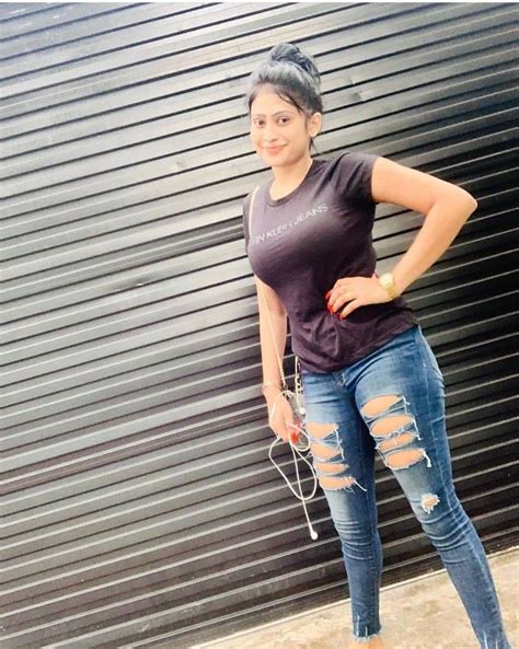 Pin By Roshani Piravinthan On New Sri Lanka Actress Sexy Jeans Girl