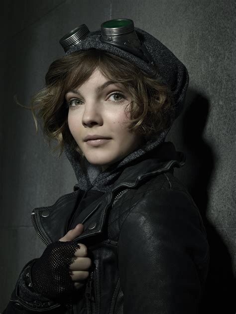 Selina Kyle Camren Bicondova Batman Wiki