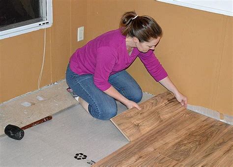 How To Lay Laminate Flooring Diy Flooring Laying Laminate Flooring