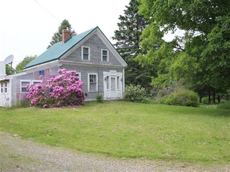 Maine Country Farmhouse Robbinston Ranch For Sale In Maine 158354