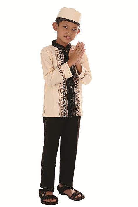 Artikel terkini seputar tren busana muslimah di indonesia. 30+ Model Baju Muslim Anak Cowok - Fashion Modern dan Terbaru | PUSAT-MUKENA.COM Jual Mukena ...