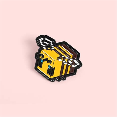 Minecraft Bee Enamel Pin Neutral Mobs Yellow Bee Figural Lapel Pins Badge Environmentally