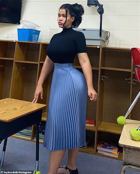 Curvy New Jersey Elementary School Teacher Slammed For Wearing Very Tight Outfits In The