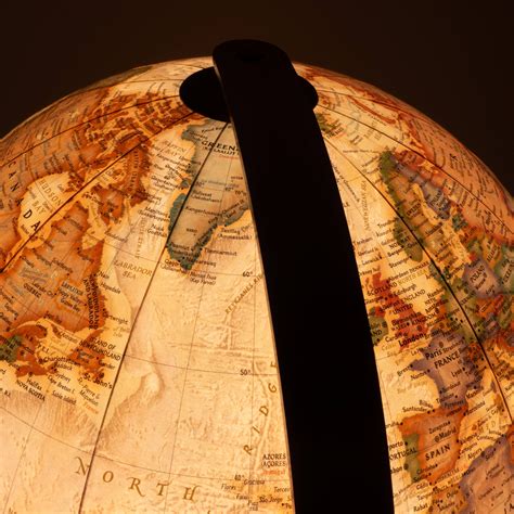 National Geographic Fusion Executive Illuminated Globe 37cm Antique