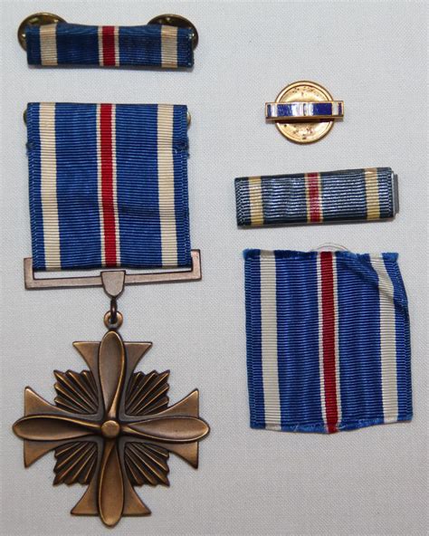 H021 Wwii Aaf Distinguished Flying Cross Medal W Ribbon Bars And