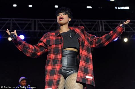 Jennifer Hudson In Raunchy Fishnets And Boots As She Performs In