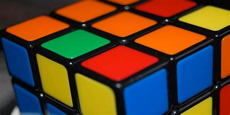 Disparar Calcular Guión Berta Garcia Cubo Rubik Lada Diligencia Alivio
